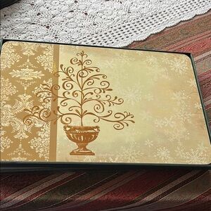 Jason -Make the occasion 8 placemats 4 in ea box Elegant Gold and Cream